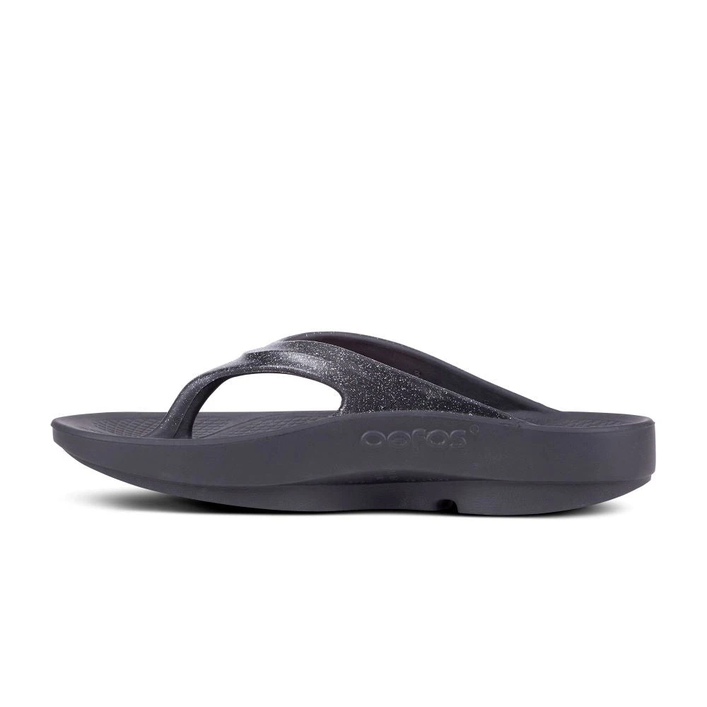 'OOFOS' Women's OOlala Luxe Thong - Glitter Black 8 'OOFOS' Women's OOlala Luxe Thong - Glitter Black - Image 6