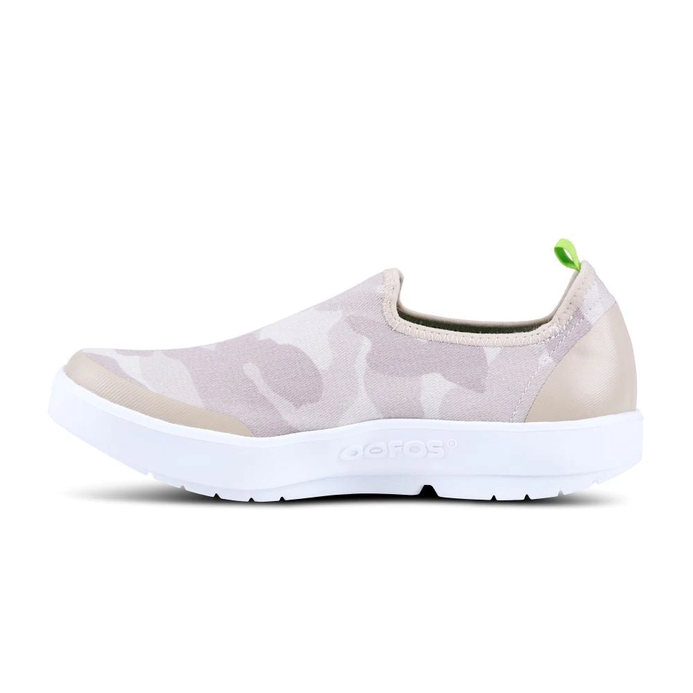 'OOFOS' Women's OOmg EeZee Low Shoe - White / Tan Camo 8 'OOFOS' Women's OOmg EeZee Low Shoe - White / Tan Camo - Image 6