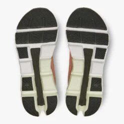 'On Running' Women's Cloudflyer 4 - Peach / Aloe -Carhartt || Under Armour || The North Face Shop 71.98669 cloudflyer 4 fw22 peach aloe w g3 1024x1024@2x