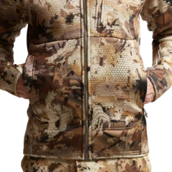 'Sitka' Men's Traverse Hoody - Optifade Waterfowl : Marsh -Carhartt || Under Armour || The North Face Shop IMG SITKA WL 2022 600026 WL Traverse Hoody Optifade Waterfowl 592p Studio 02273 1024x1024@2x