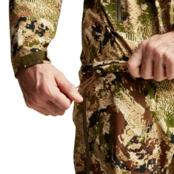 'Sitka' Men's Dew Point Jacket - Optifade Subalpine -Carhartt || Under Armour || The North Face Shop Img SITKA BG 2021 50254 SA Mens Dew Point Jacket Optifade Subalpine 1000p Studio 0759 1024x1024@2x